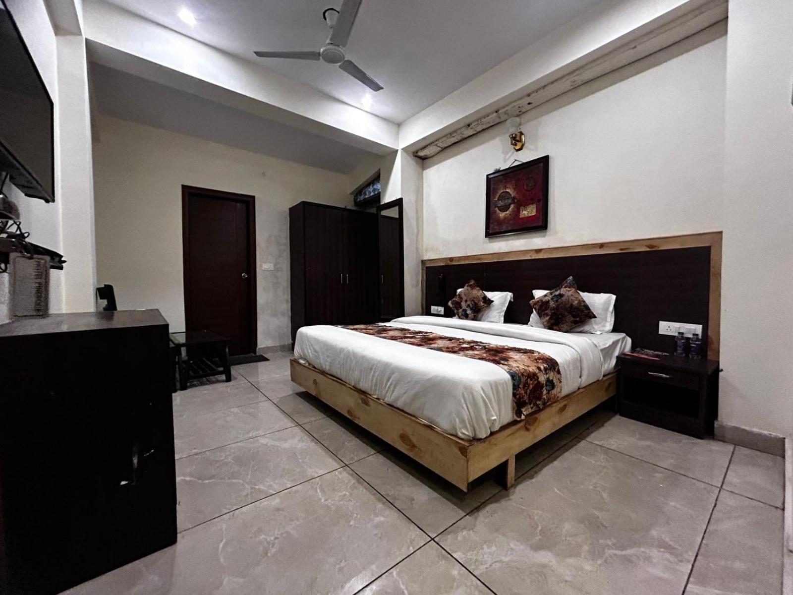 Hangout Inn Bhāgalpur Exteriér fotografie