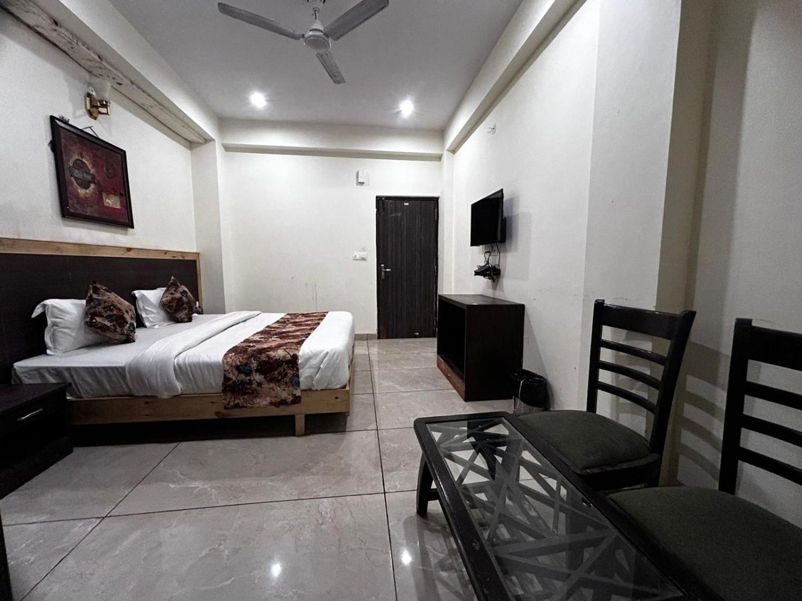 Hangout Inn Bhāgalpur Exteriér fotografie